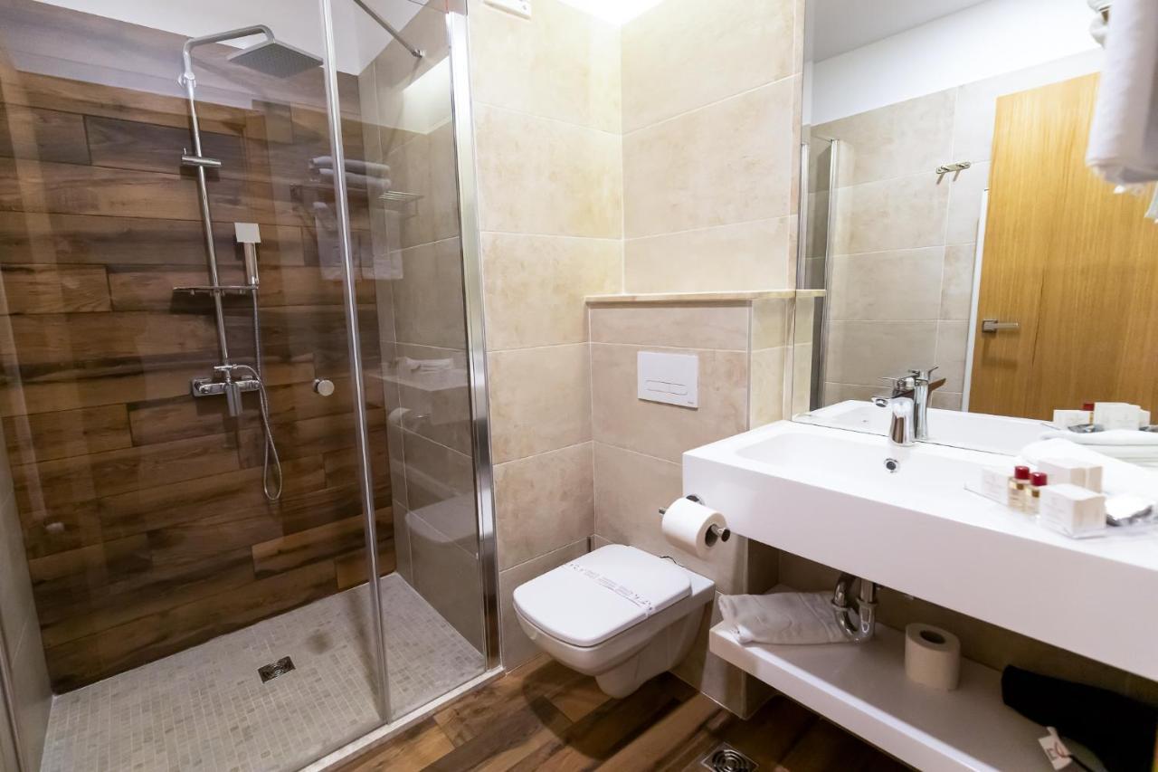 Grand View Hotel & Suites Copou Jászvásár Kültér fotó
