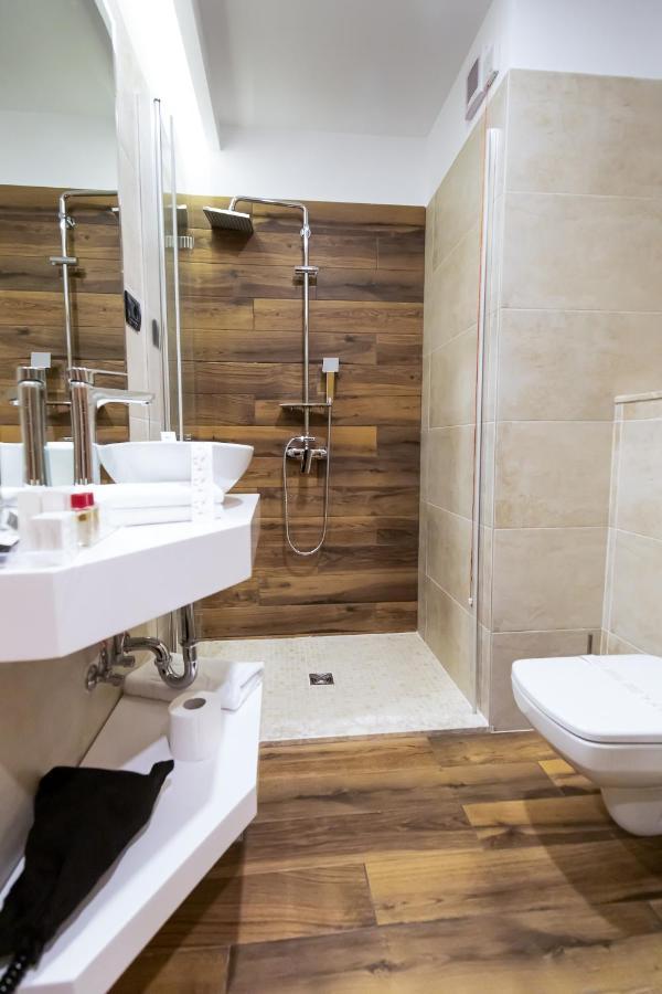Grand View Hotel & Suites Copou Jászvásár Kültér fotó