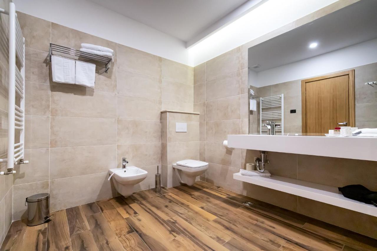 Grand View Hotel & Suites Copou Jászvásár Kültér fotó