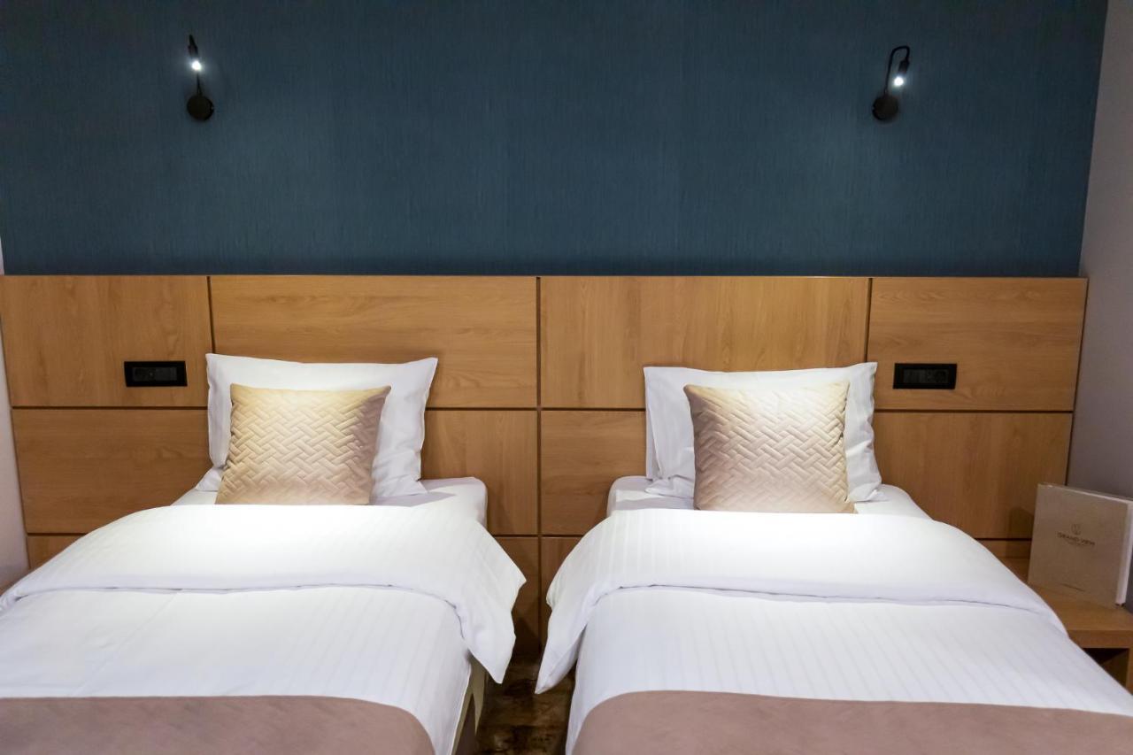 Grand View Hotel & Suites Copou Jászvásár Kültér fotó